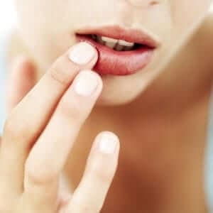 chapped-lips chapped-lips